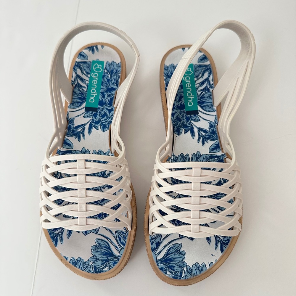 Grendha Slingback Sandals Size 8‎ White Blue Floral Woven Boho Coastal Beachy